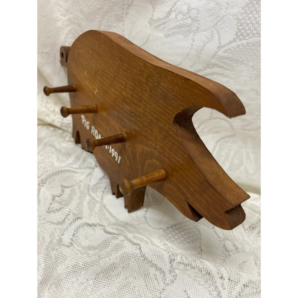 Vintage Handmade Pig Roast 1991 Wooden Pig Kitchen Wall Decor Key Holder 6